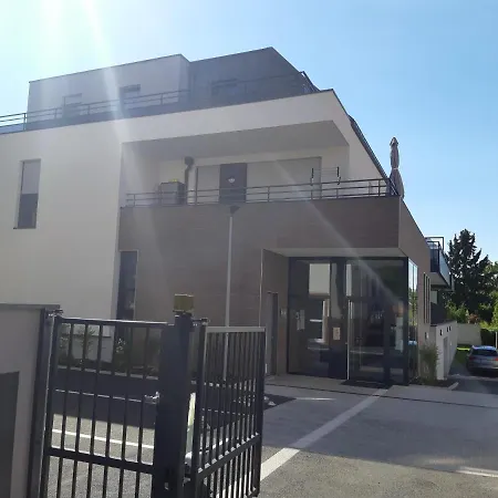 Le Carre Confidentiel *