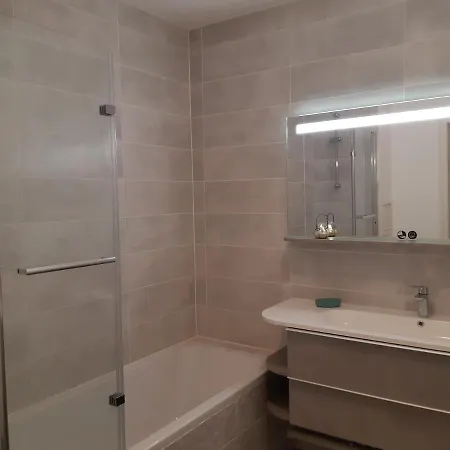 Le Carre Confidentiel * ستراسبورغ